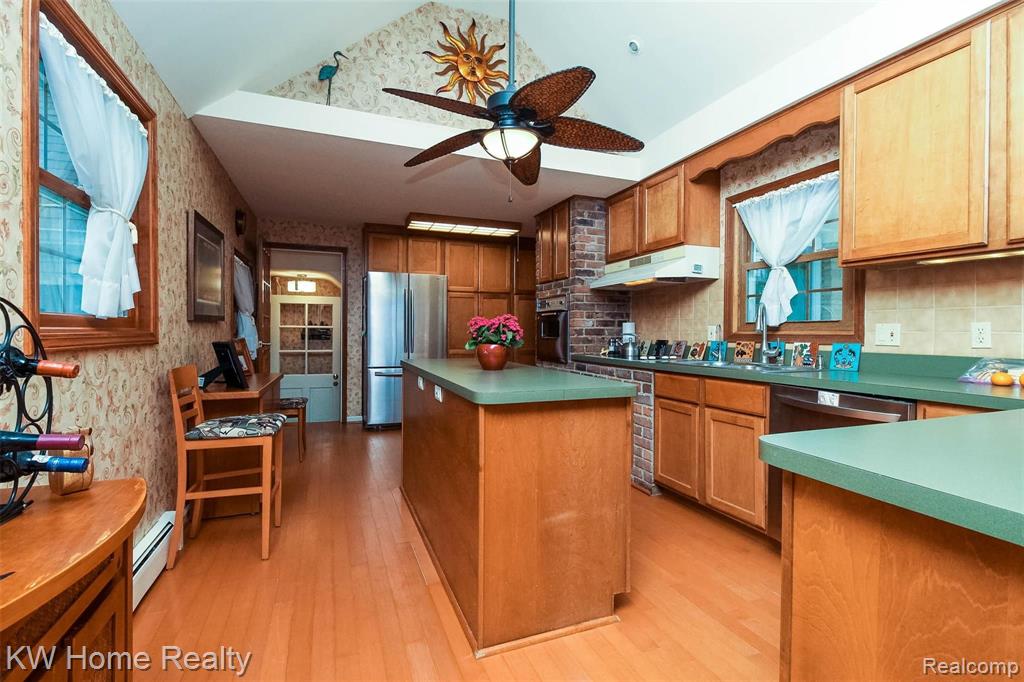 4659 White Lake Road White Lake, MI 48383 - Photo 14 of 62