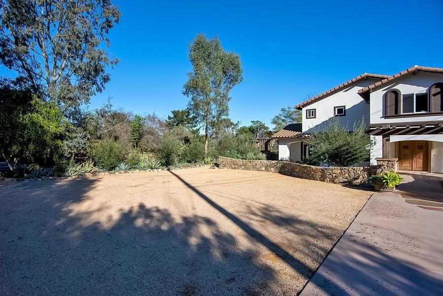2168 Ranch View Terrace Encinitas, CA 92024 - Photo 3 of 25