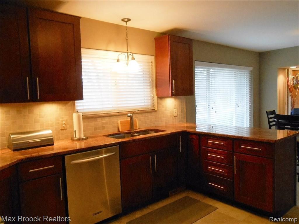 2775 Acorn Road Bloomfield Hills, MI 48302 - Photo 11 of 49 Kitchen