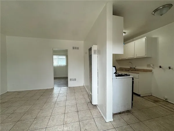 $1,650 | 591 East 6th Street, Pomona, CA 91766