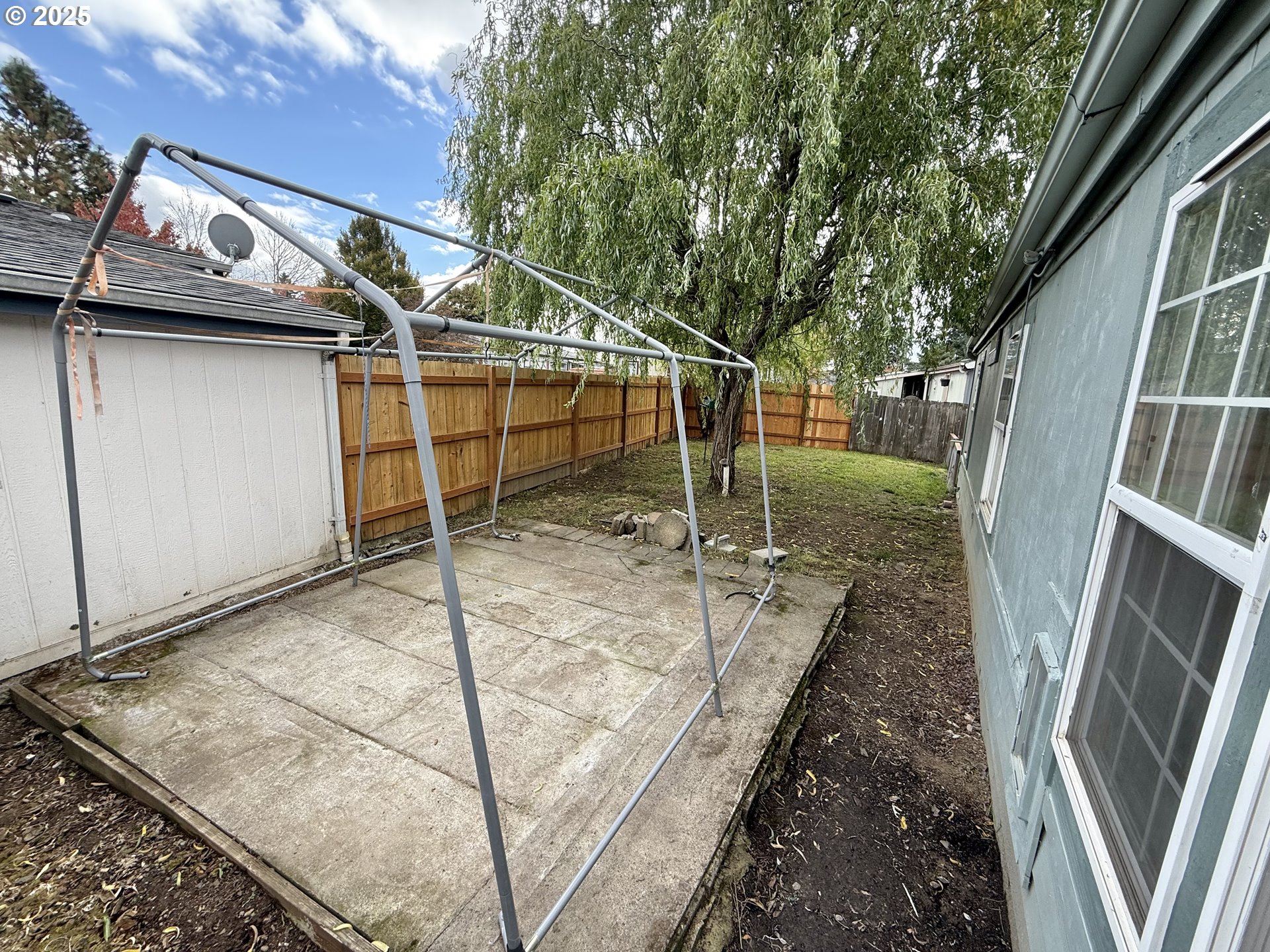1282 3rd Street, Unit 37 Lafayette, OR 97127 - Photo 15 of 31 a view of a garage