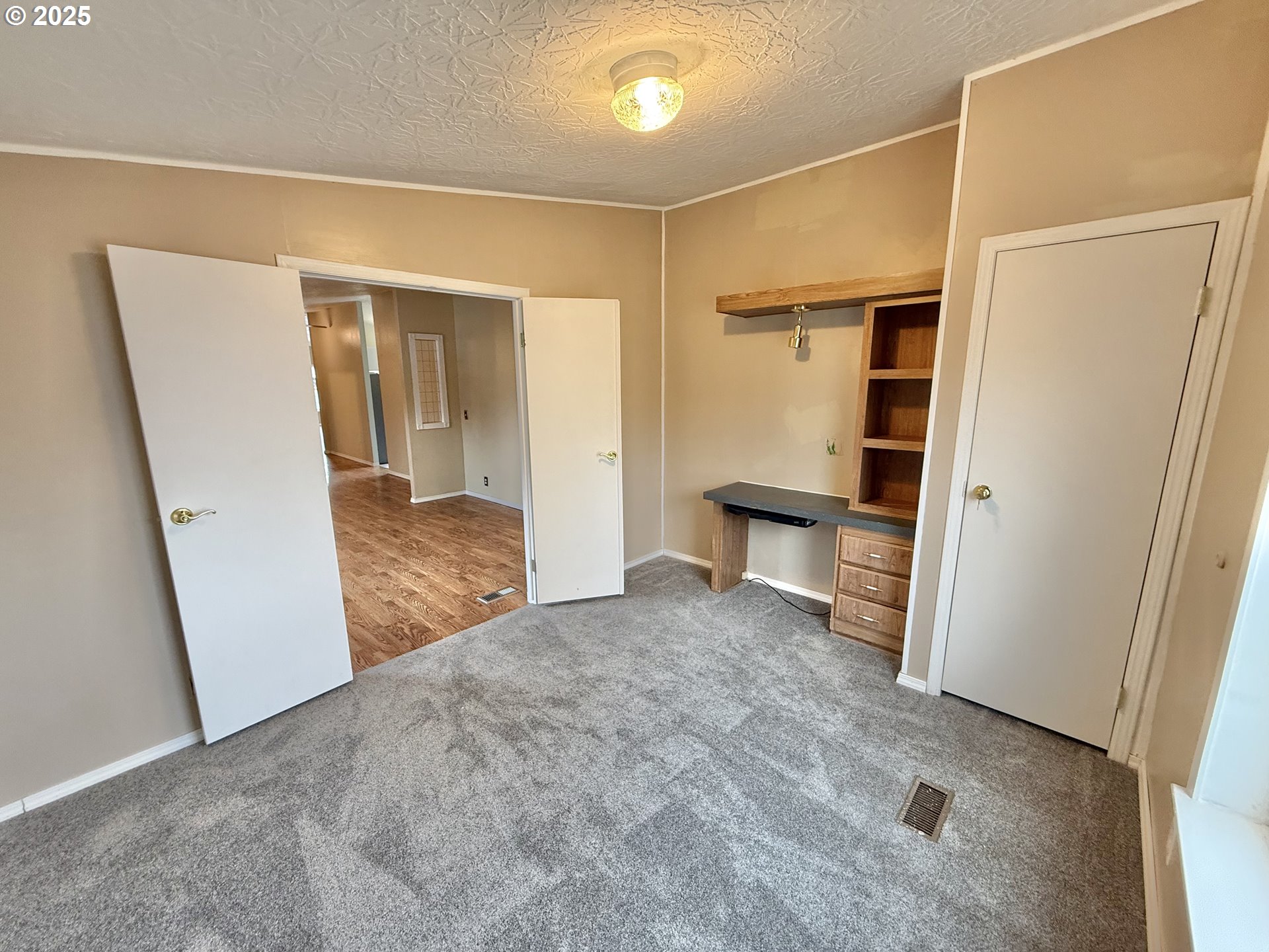 1282 3rd Street, Unit 37 Lafayette, OR 97127 - Photo 23 of 31 an empty room with windows