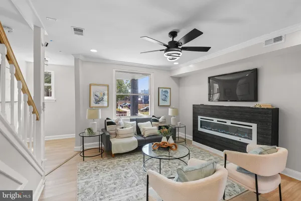 $489,999 | 1614 Q Street Southeast, Washington, DC 20020