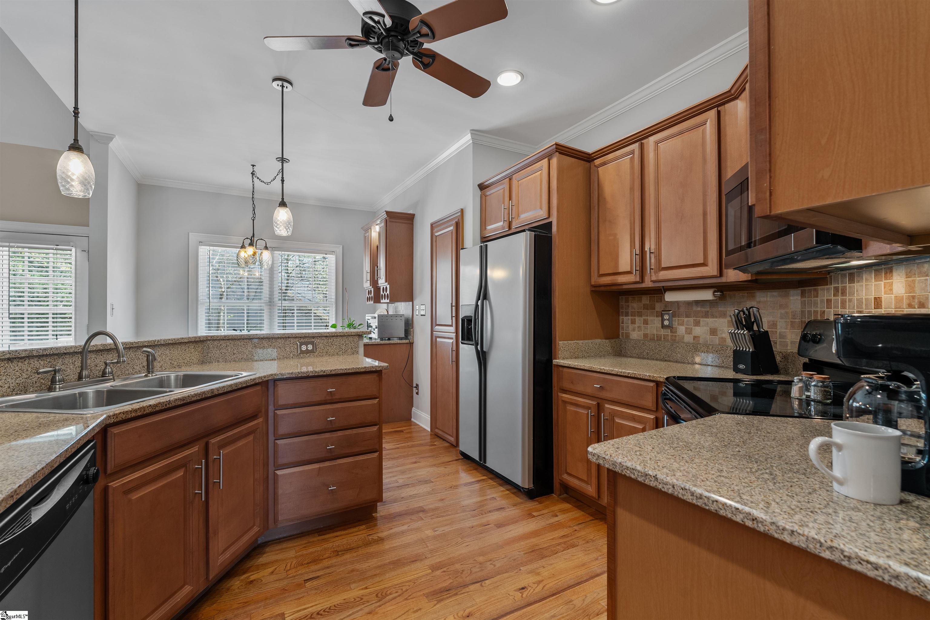 402 Arbor Way Seneca, SC 29672 - Photo 12 of 50