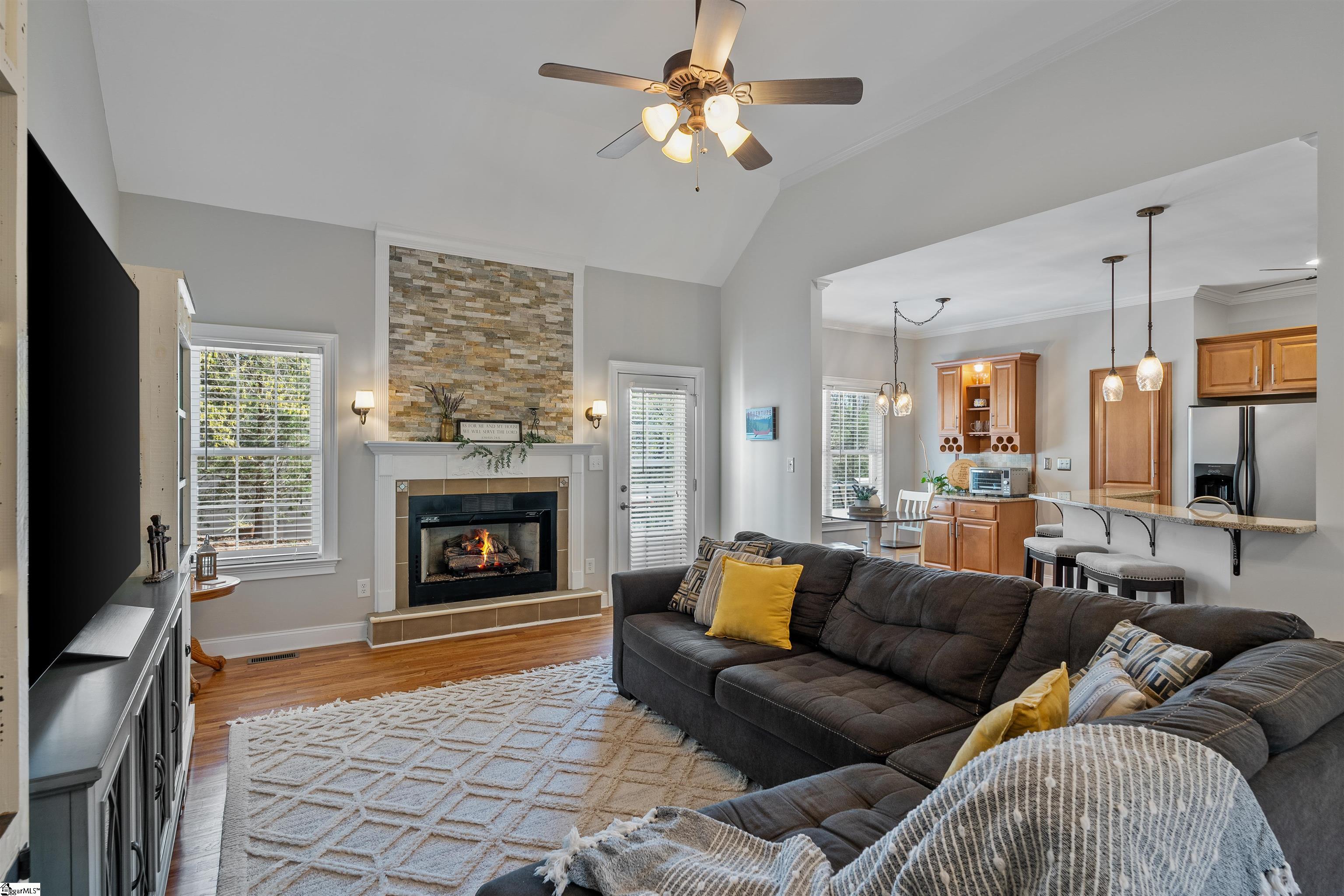 402 Arbor Way Seneca, SC 29672 - Photo 6 of 50