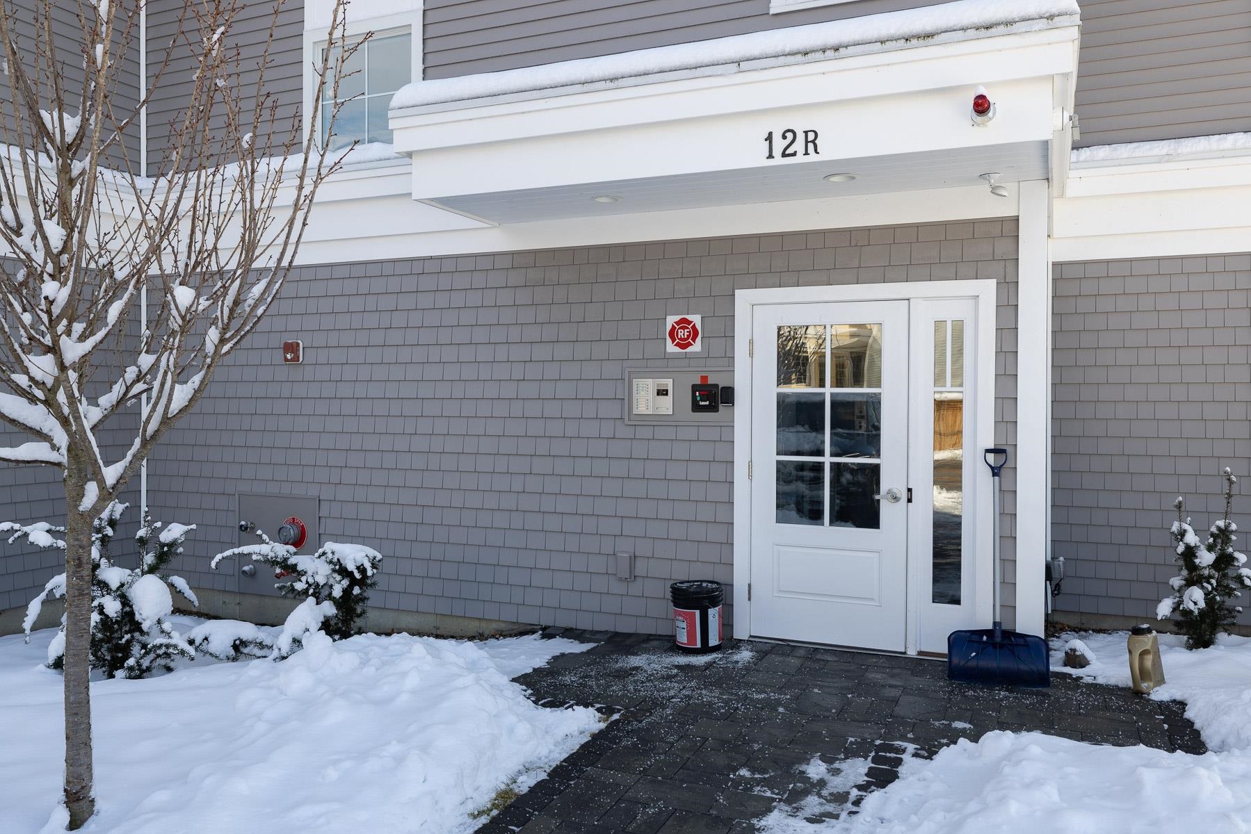 12 R Front Street, Unit 303 Exeter, NH 03833 - Photo 23 of 33