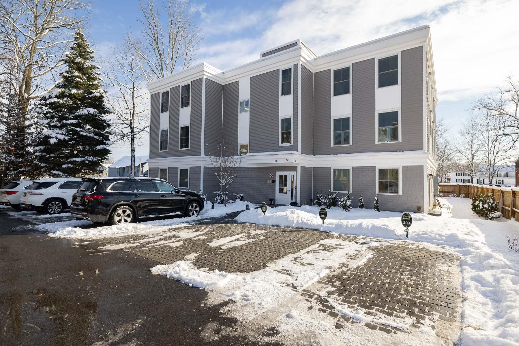 12 R Front Street, Unit 303 Exeter, NH 03833 - Photo 24 of 33