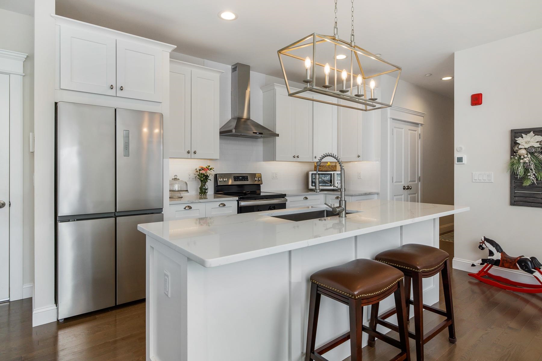 12 R Front Street, Unit 303 Exeter, NH 03833 - Photo 5 of 33