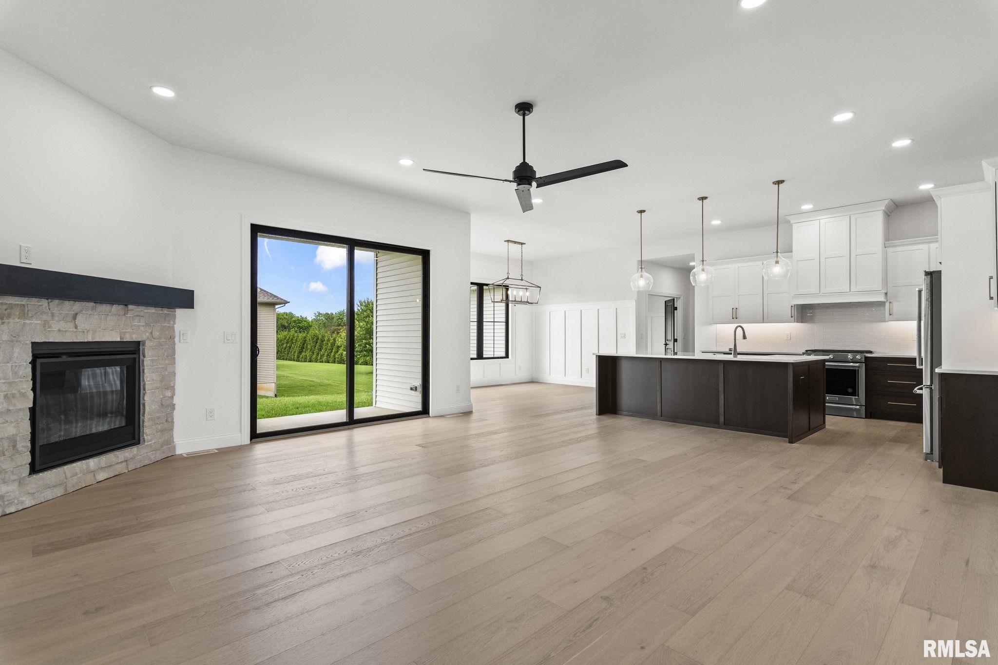 4704 Berkshire Crossing Springfield, IL 62711 - Photo 6 of 46