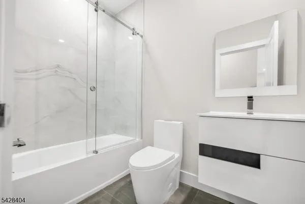 $2,800 | 66 Mt Prospect Avenue, Unit 4, Clifton, NJ 07013