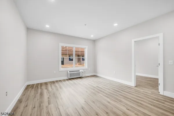$2,800 | 66 Mt Prospect Avenue, Unit 4, Clifton, NJ 07013