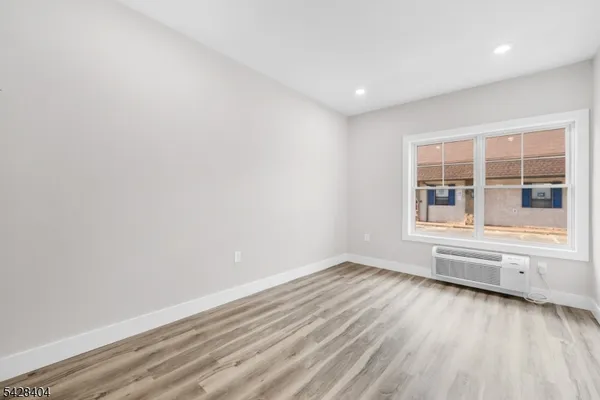 $2,800 | 66 Mt Prospect Avenue, Unit 4, Clifton, NJ 07013