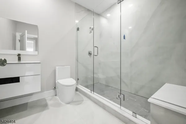 $2,800 | 66 Mt Prospect Avenue, Unit 4, Clifton, NJ 07013