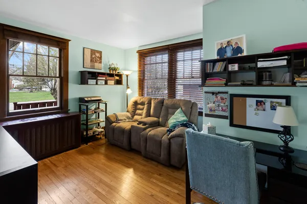 $309,900 | 205 East Lincoln Avenue, Watseka, IL 60970