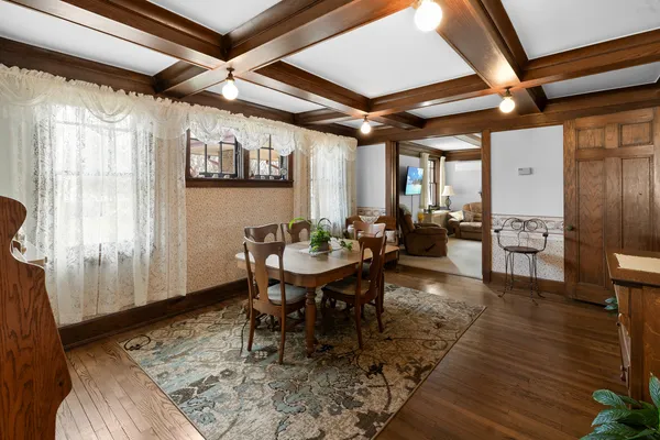 $309,900 | 205 East Lincoln Avenue, Watseka, IL 60970