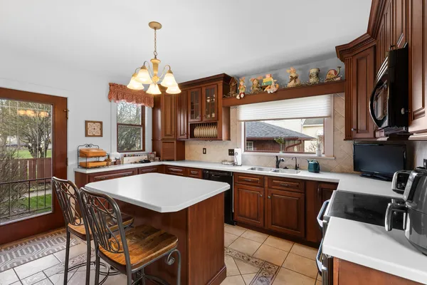$309,900 | 205 East Lincoln Avenue, Watseka, IL 60970