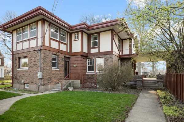 $309,900 | 205 East Lincoln Avenue, Watseka, IL 60970