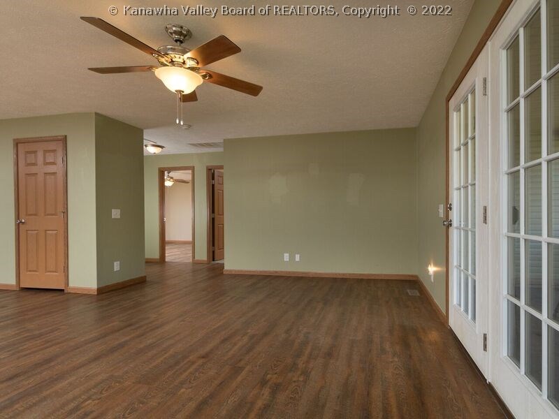 1450 Bills Creek Road Winfield, WV 25213 - Photo 19 of 30 Gallery Image 19