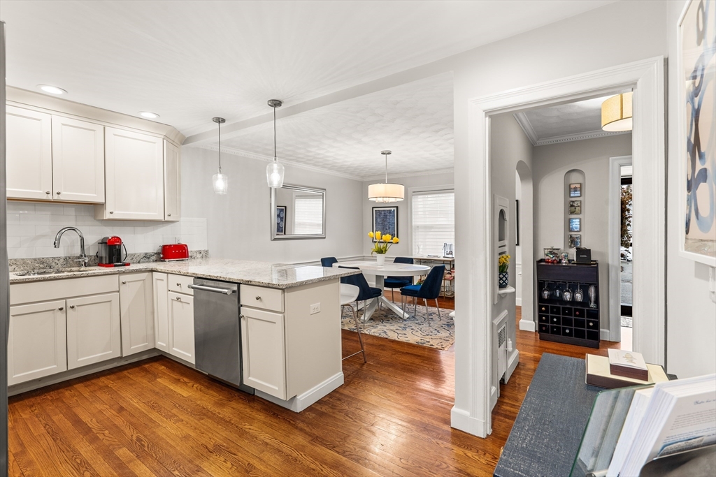 104 Gulliver Street Milton, MA 02186 - Photo 10 of 36