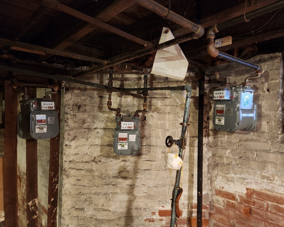 88-90 Beaumont Street Springfield, MA 01108 - Photo 30 of 34