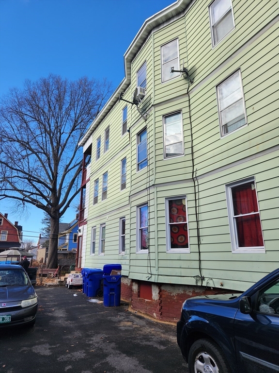 88-90 Beaumont Street Springfield, MA 01108 - Photo 5 of 34