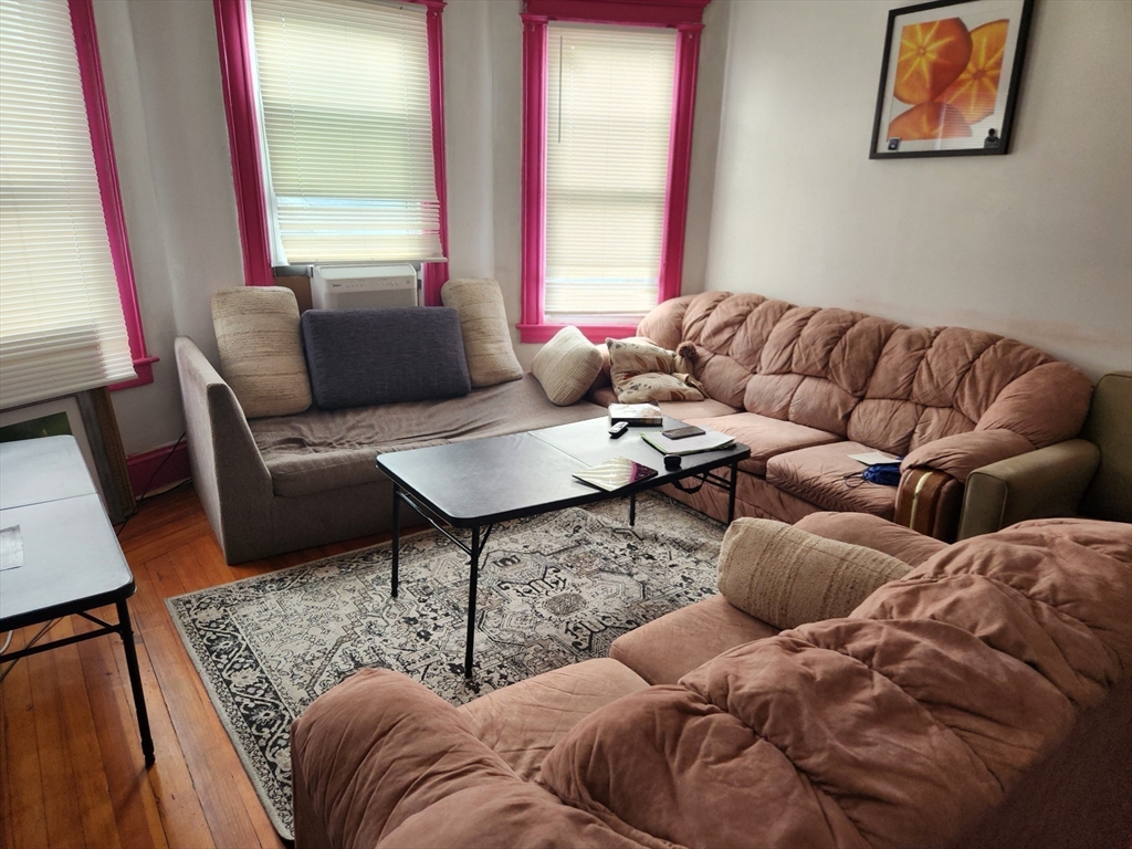 88-90 Beaumont Street Springfield, MA 01108 - Photo 9 of 34