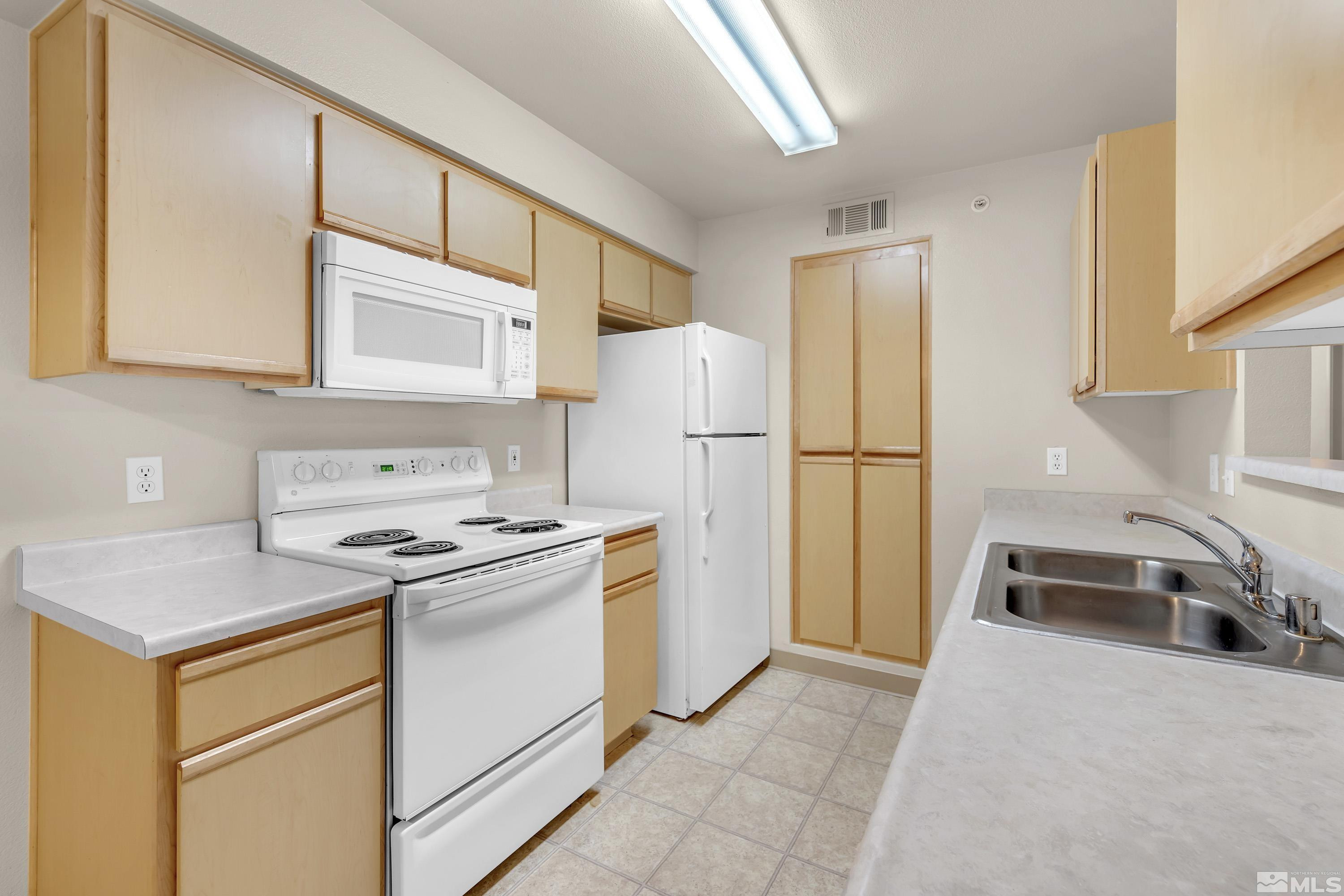 6850 Sharlands Avenue, Unit 2103 Reno, NV 89523 - Photo 4 of 34 Photo 4