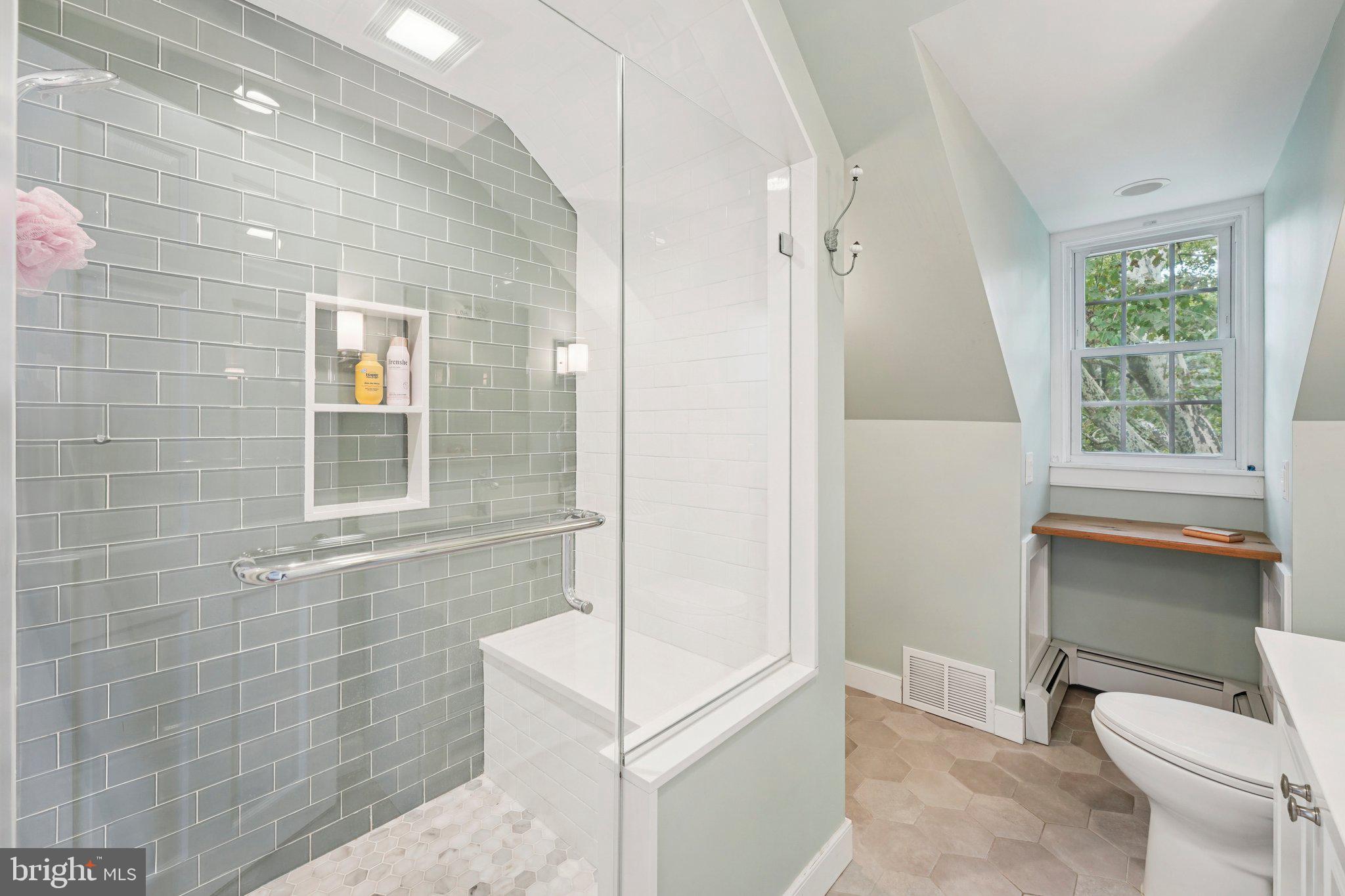 1535 Scrope Road Rydal, PA 19046 - Photo 34 of 63 2nd Fl hall Bath