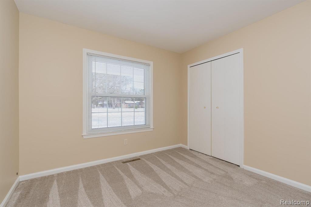 1655 Kingsmere Circle Rochester Hills, MI 48309 - Photo 26 of 34
