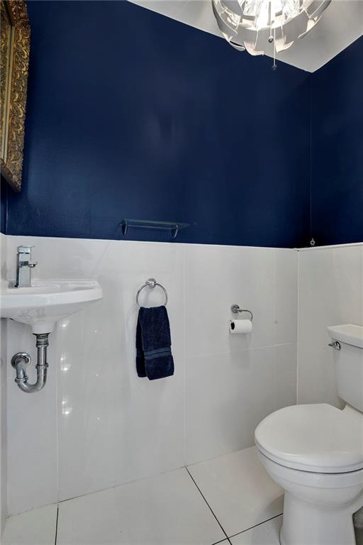 113 Duncan Circle Beaver, PA 15009 - Photo 20 of 44 a bathroom with a sink a toilet and a mirror