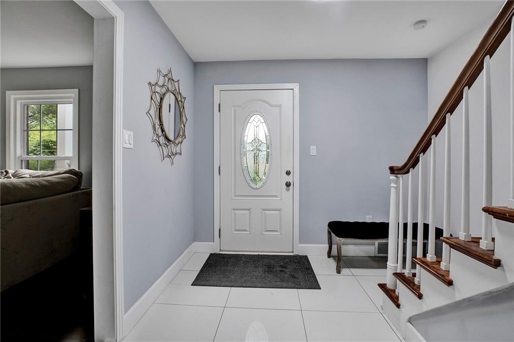 113 Duncan Circle Beaver, PA 15009 - Photo 6 of 44 a view of a livingroom with furniture and entryway