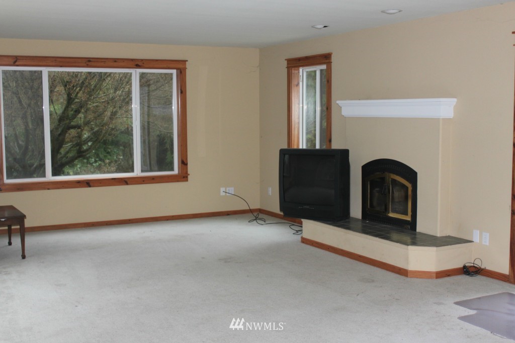 548 Smith Road Camano Island, WA 98282 - Photo 5 of 17 Gallery Image 5