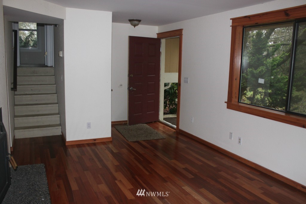 548 Smith Road Camano Island, WA 98282 - Photo 8 of 17 Gallery Image 8