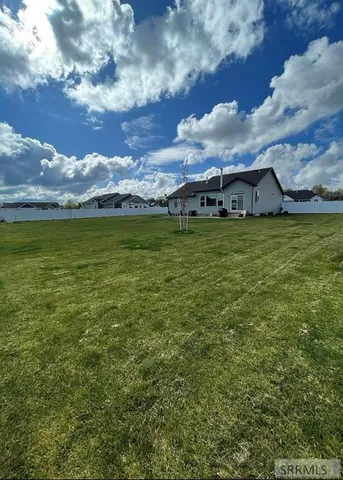 $699,900 | 5153 East Demott Street, Iona, ID 83427