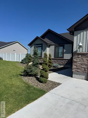 $699,900 | 5153 East Demott Street, Iona, ID 83427