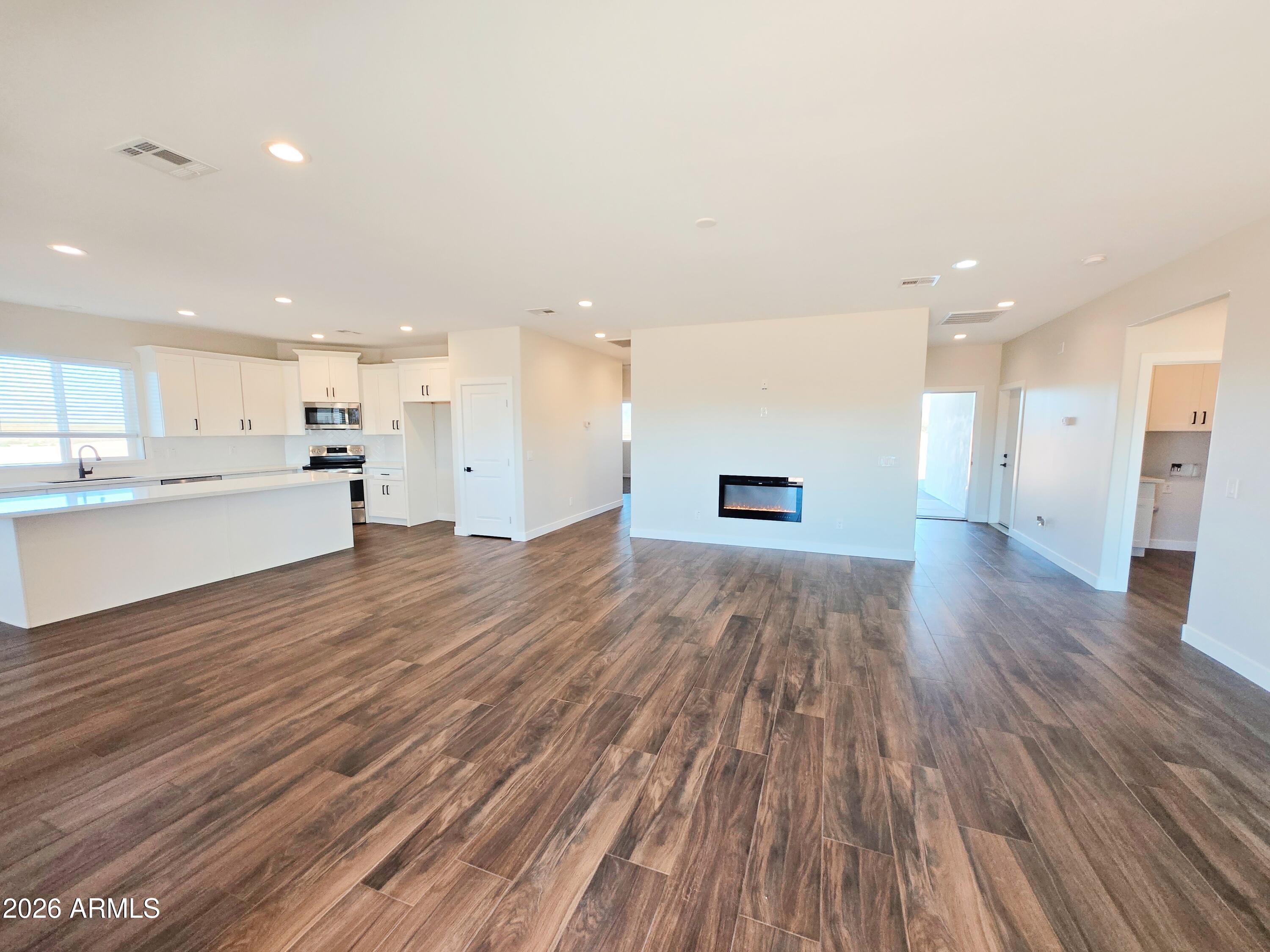 20735 West Elliot Road Buckeye, AZ 85326 - Photo 10 of 59 20260110_135852-VSCO