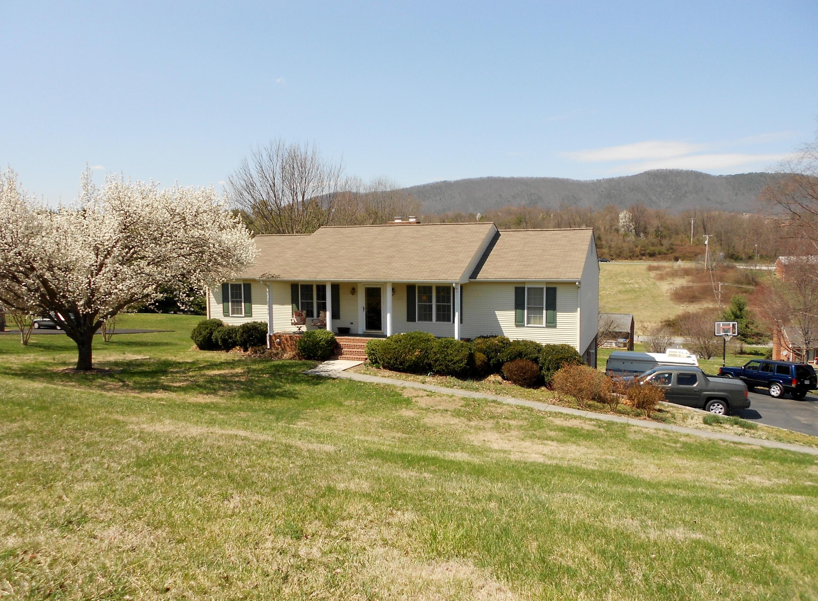 4628 Rte 1094 Roanoke, VA 24012 - Photo 2 of 34 2014-04-01 23