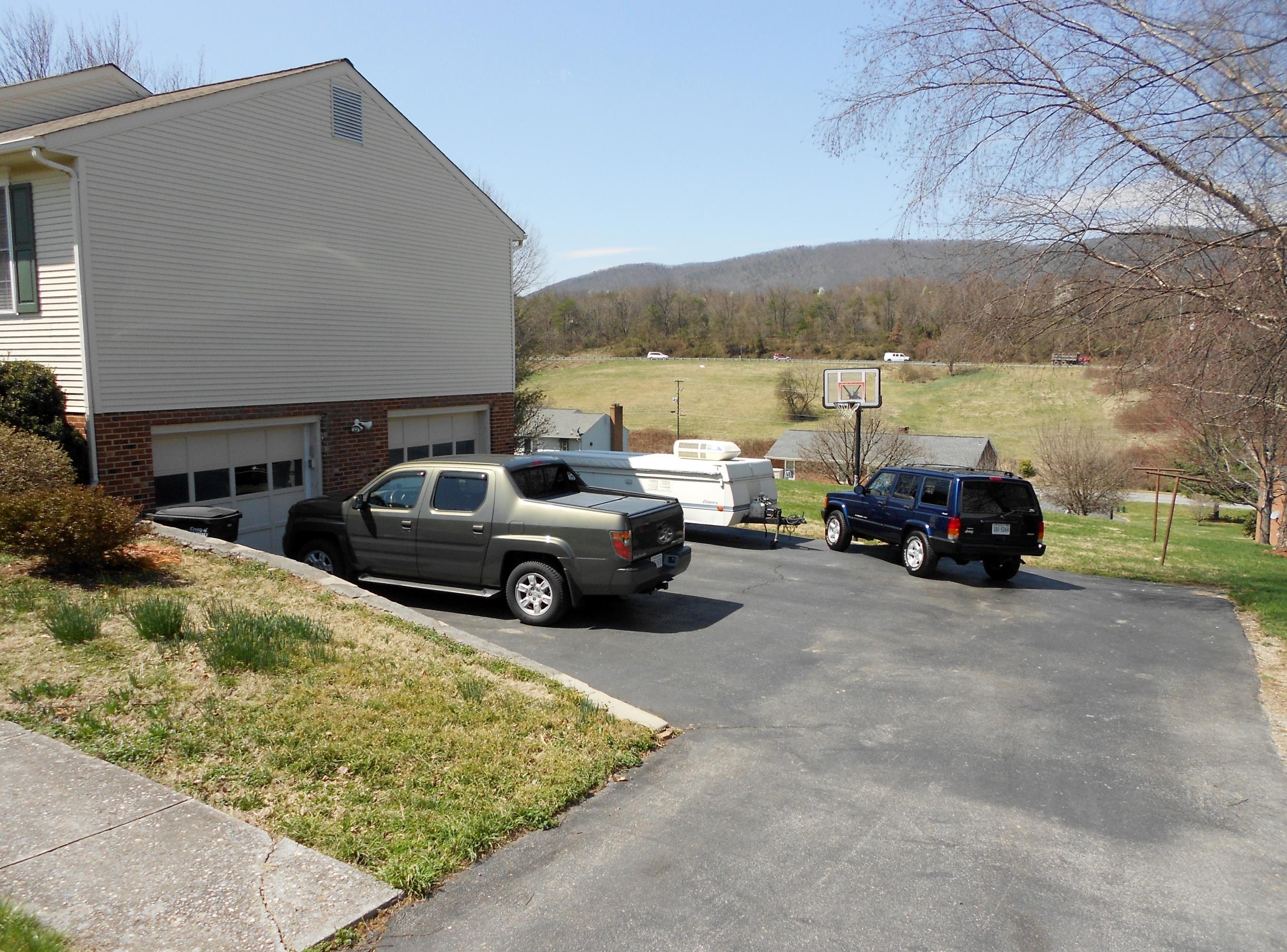 4628 Rte 1094 Roanoke, VA 24012 - Photo 3 of 34 2014-04-01 23