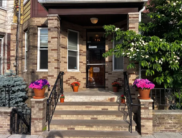 $2,600 | 1810 Palisade Avenue, Unit 1R, Union City, NJ 07087