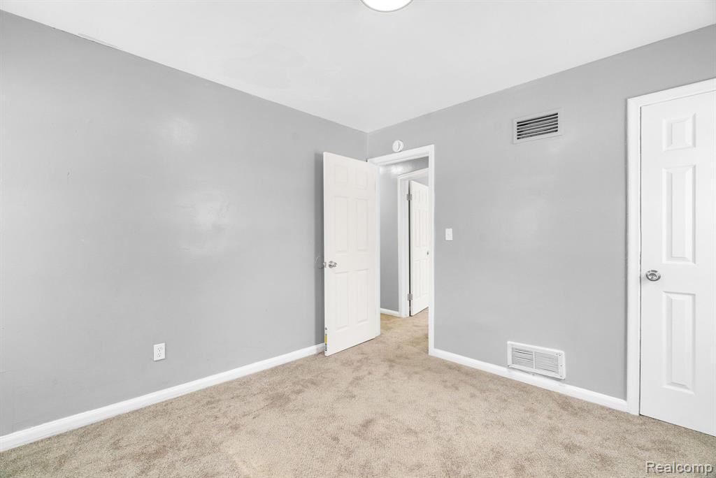 16939 Curtis Street Detroit, MI 48235 - Photo 19 of 25