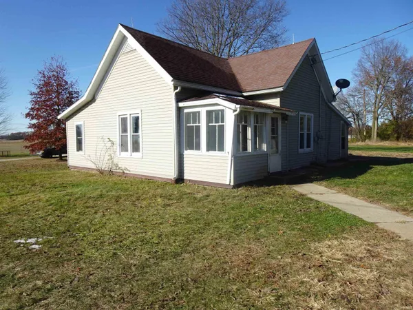 $92,900 | 19052 West 15th Road, Culver, IN 46511