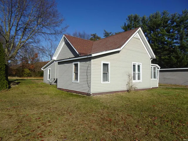$124,900 | 19052 West 15th Road, Culver, IN 46511