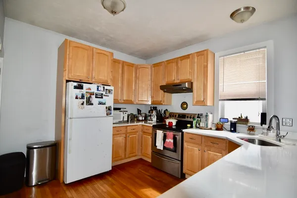 $3,400 | 5 Sea View Terrace, Unit 3, Boston, MA 02125