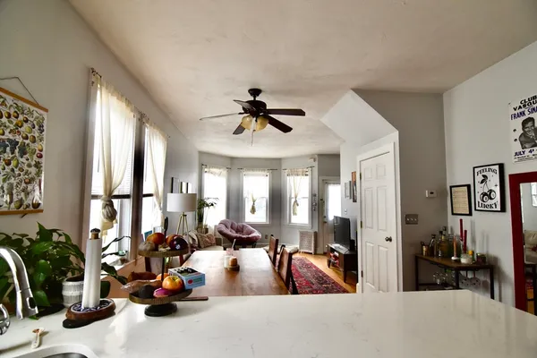 $3,400 | 5 Sea View Terrace, Unit 3, Boston, MA 02125