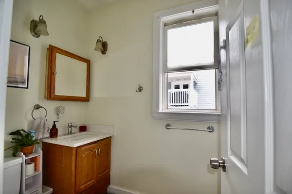 $3,400 | 5 Sea View Terrace, Unit 3, Boston, MA 02125