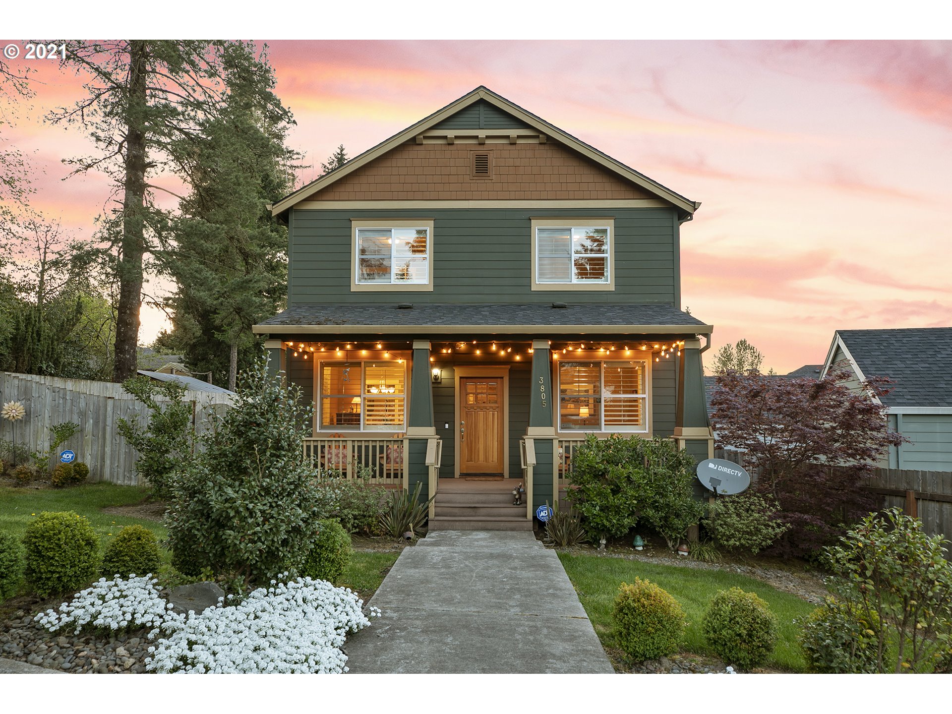 3805 Southeast Roethe Road Milwaukie, OR 97267 - Photo 1 of 32