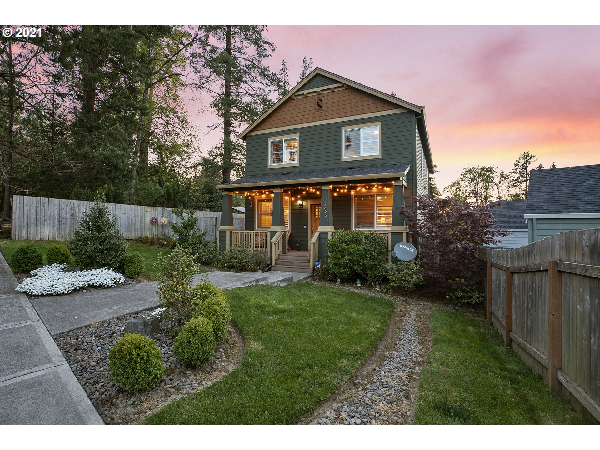 3805 Southeast Roethe Road Milwaukie, OR 97267 - Photo 2 of 32