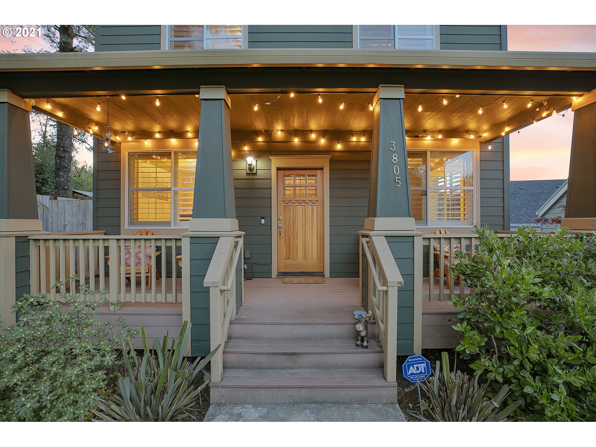 3805 Southeast Roethe Road Milwaukie, OR 97267 - Photo 3 of 32