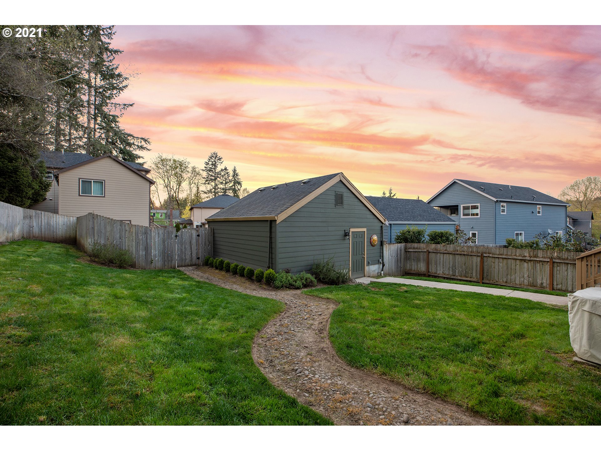 3805 Southeast Roethe Road Milwaukie, OR 97267 - Photo 25 of 32