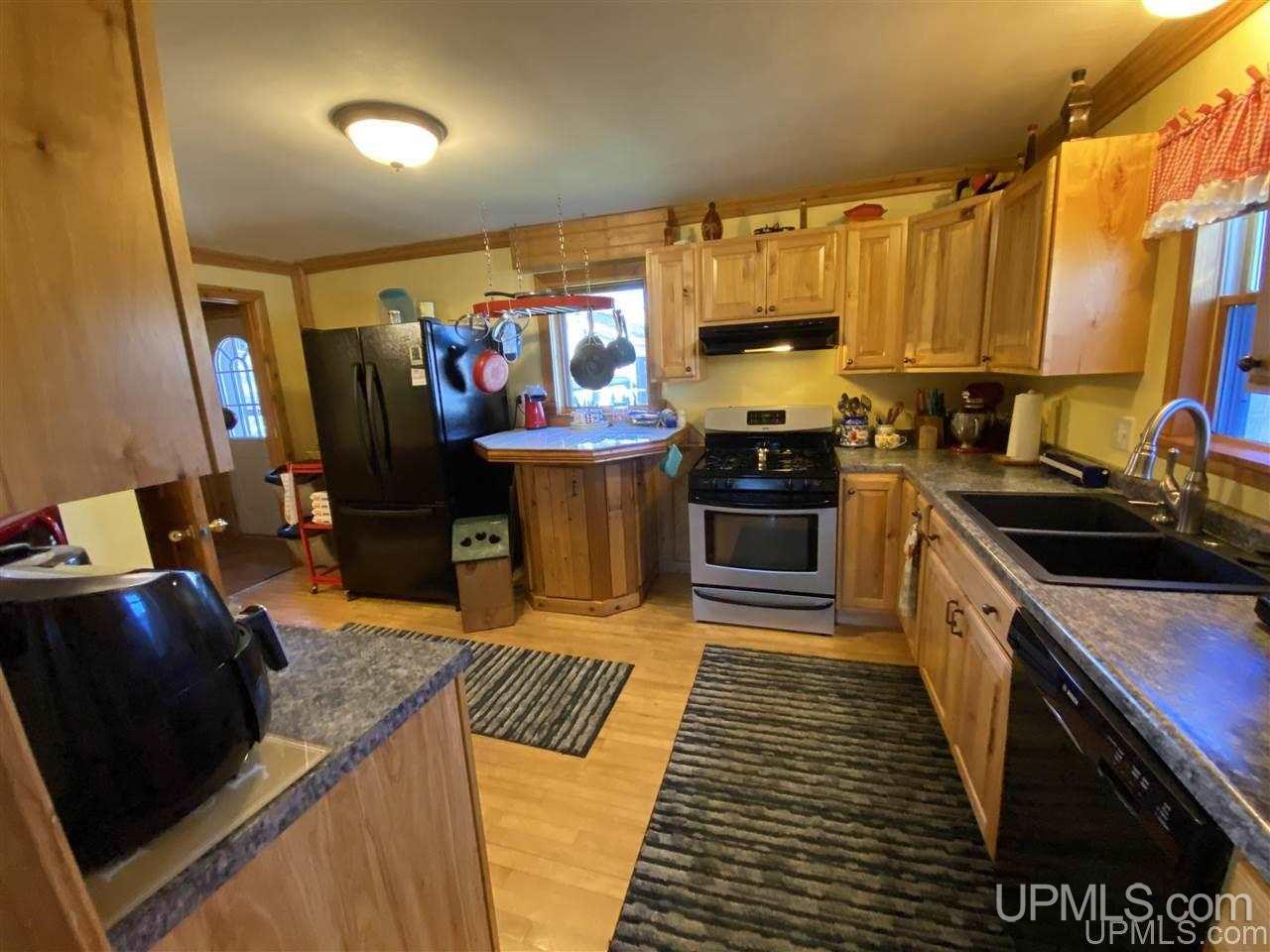 140 Prospect Street Ishpeming, MI 49849 - Photo 9 of 24